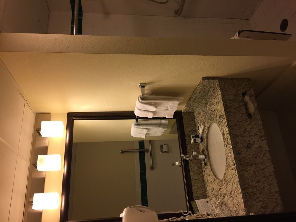 Blossom Hotel & Suites טראוורס סיטי מראה חיצוני תמונה