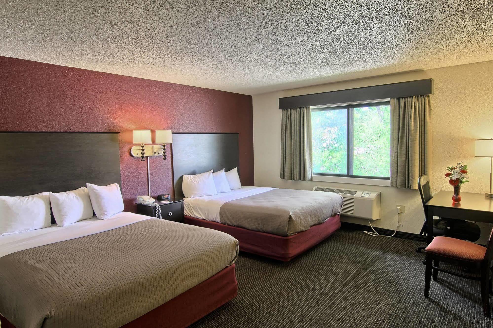 Blossom Hotel & Suites טראוורס סיטי מראה חיצוני תמונה