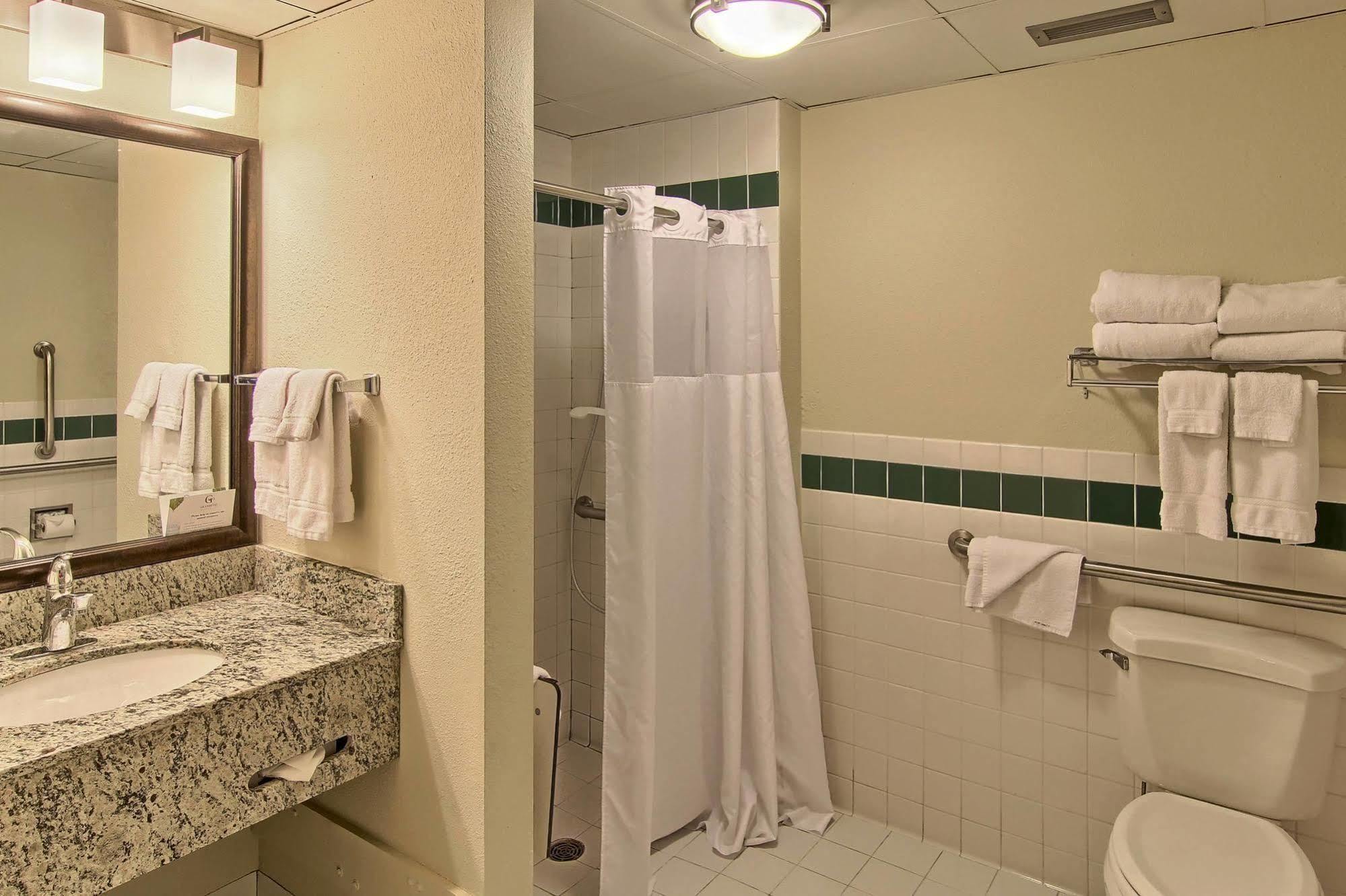 Grandstay Hotel & Suites Of טראוורס סיטי מראה חיצוני תמונה