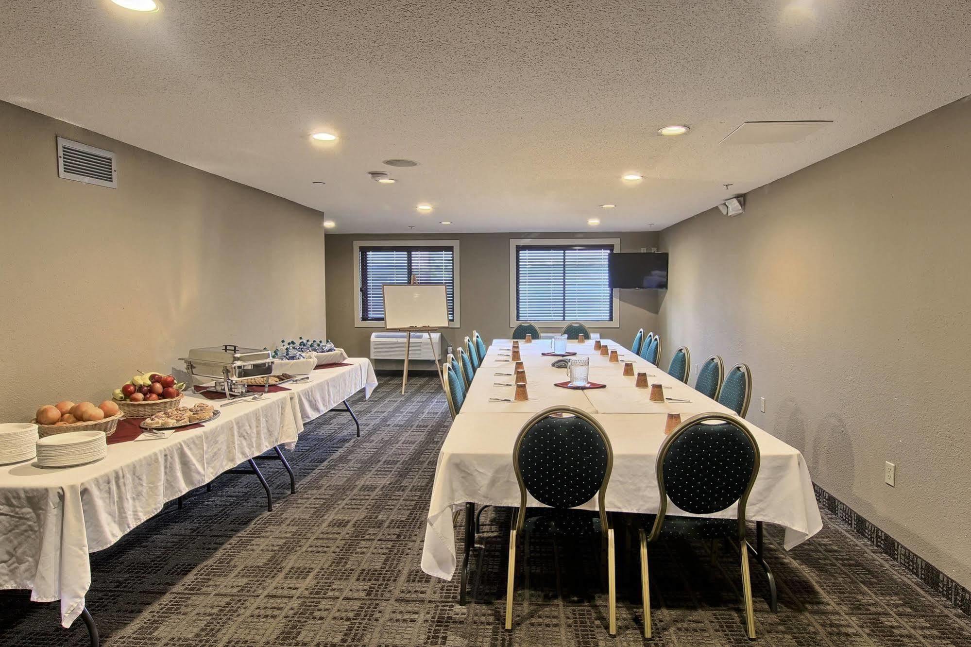 Blossom Hotel & Suites טראוורס סיטי מראה חיצוני תמונה